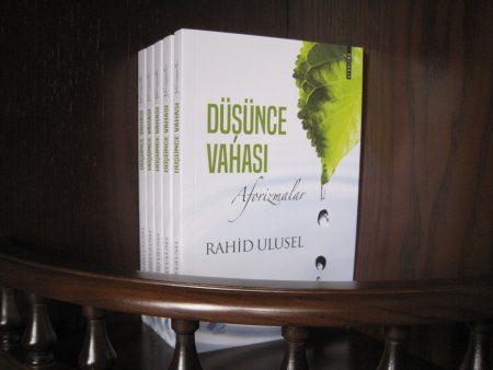 Türk Ədəbiyyatı Vəqfi Rahid Uluselin kitabını nəşr etmişdi.