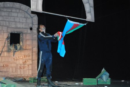 Sumqayıt Dövlət Dram Teatrında "Ölməz" tamaşasına ictimai baxış keçirilib