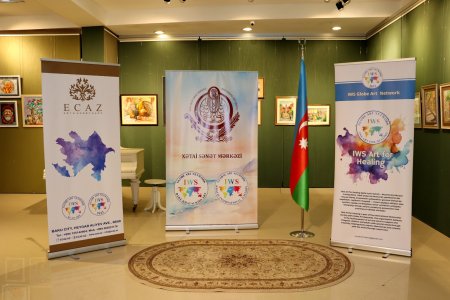 "Rənglərin Axını"