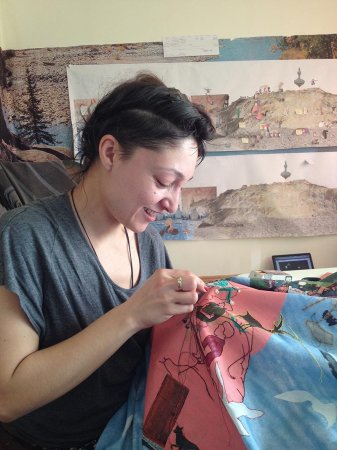 Xədicə Həmidova — Gözdə İlkin: yaddaşın parçada əksi