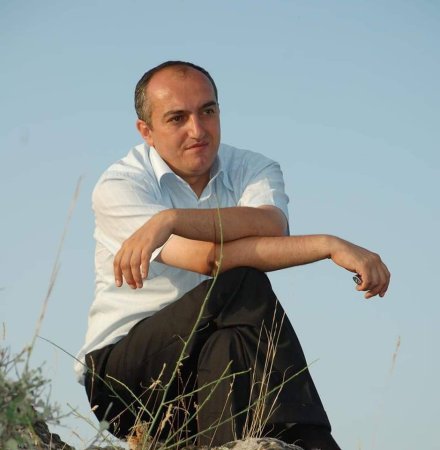 Elşən Əzim- Savaşda barmaq var, barışda barmaq